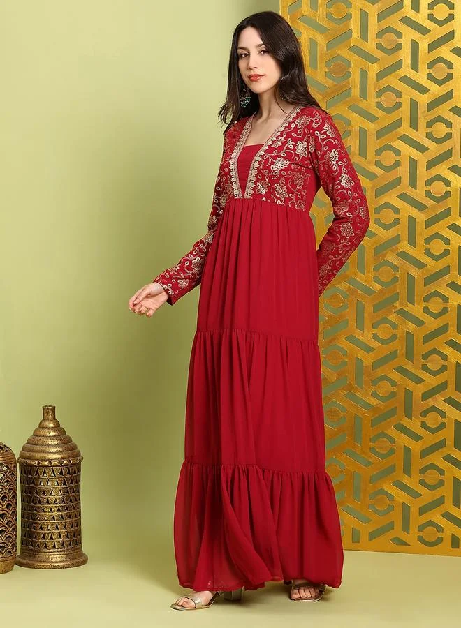 جلو باص فستان ماكسي نسائي أحمر مطرز بكسرات